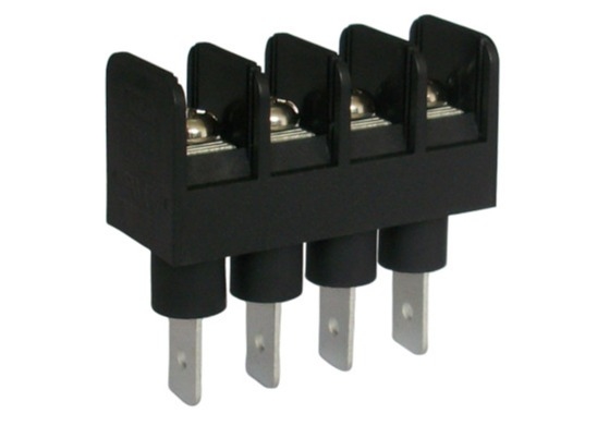 Lapangan Hitam 9.525mm Terminal Blok Penghalang 300v 20A 2P-22P