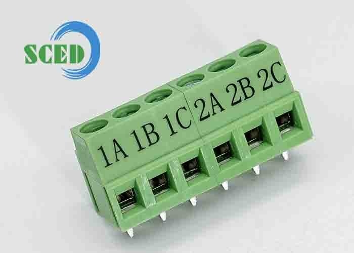 Hijau 5.08mm 300V 10A PA66 PCB Terminal Block Euro Tipe Untuk Kontrol Otomatis