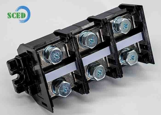300A Rail Termianl Blok 47.0mm 600V Hitam PC Material Sekrup Mount Konektor