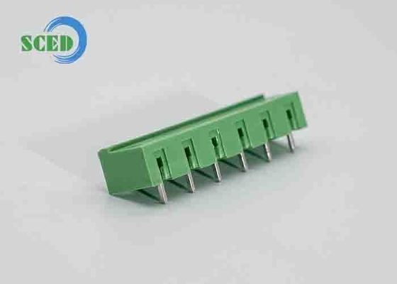 Green PCB Plug In Terminal Block Electrical 7.62mm PA66 300V 18A Terminal Kuningan